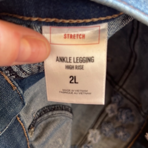 Express Floral Embroidered Skinny Jeans - Picture 4 of 7